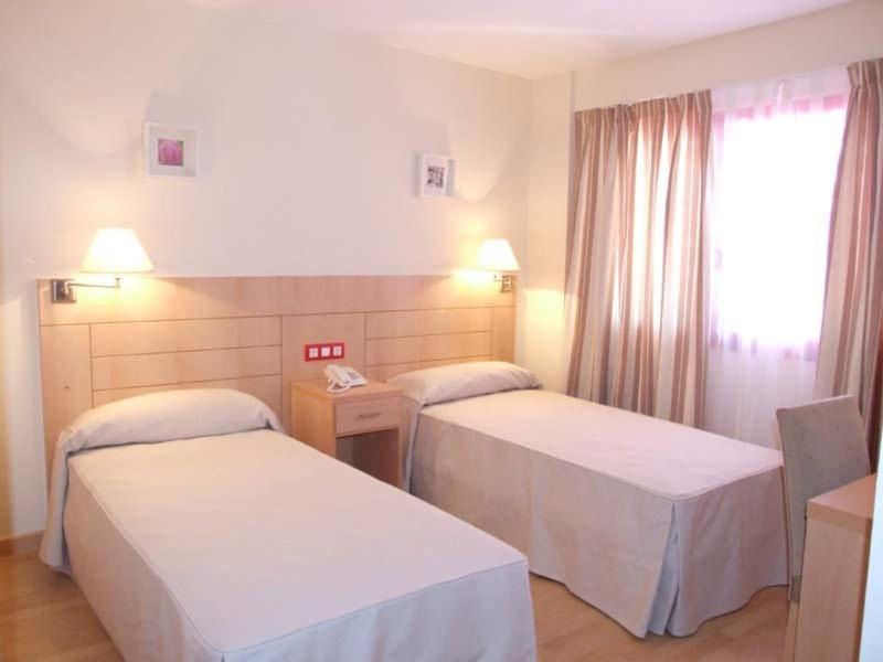 Hotel Villa De Zaragoza Casetas 部屋 写真